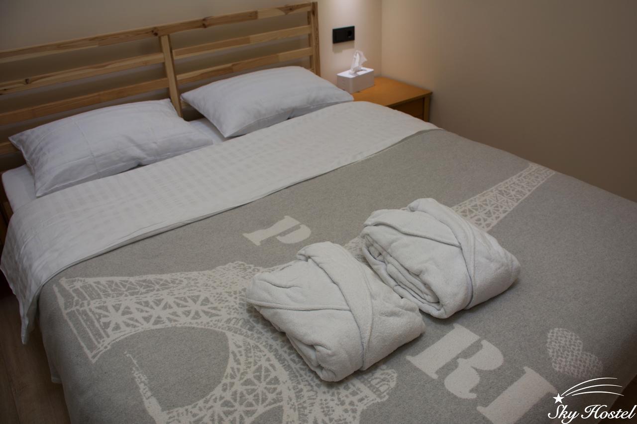 Sky Hostel Киев Екстериор снимка