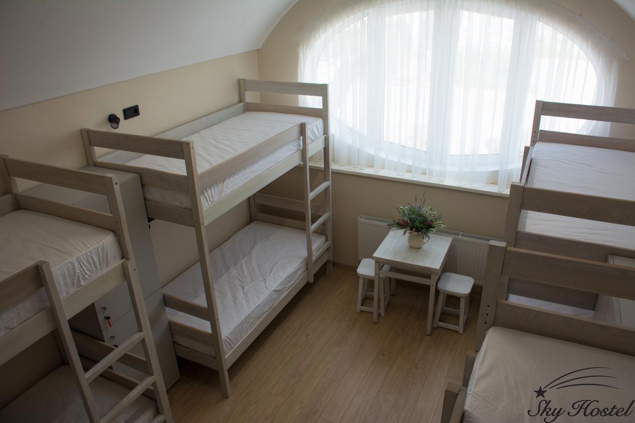 Sky Hostel Киев Екстериор снимка
