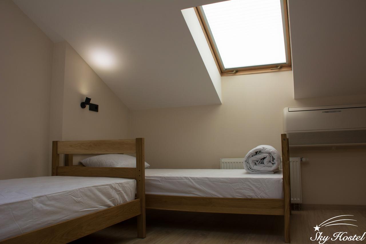 Sky Hostel Киев Екстериор снимка