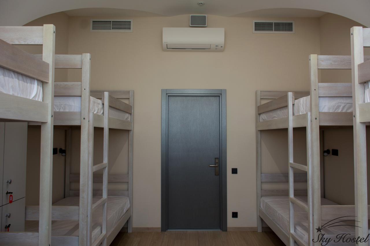 Sky Hostel Киев Екстериор снимка