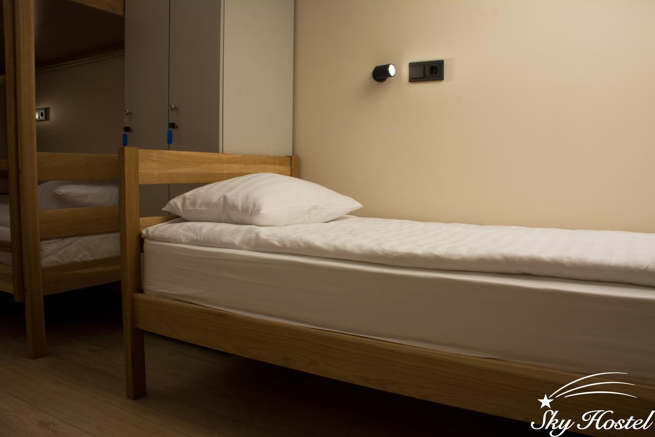 Sky Hostel Киев Екстериор снимка