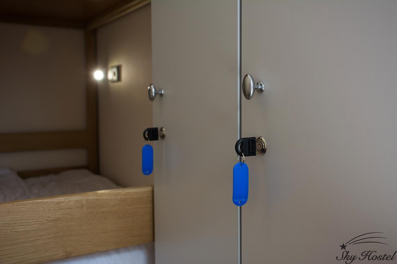 Sky Hostel Киев Екстериор снимка