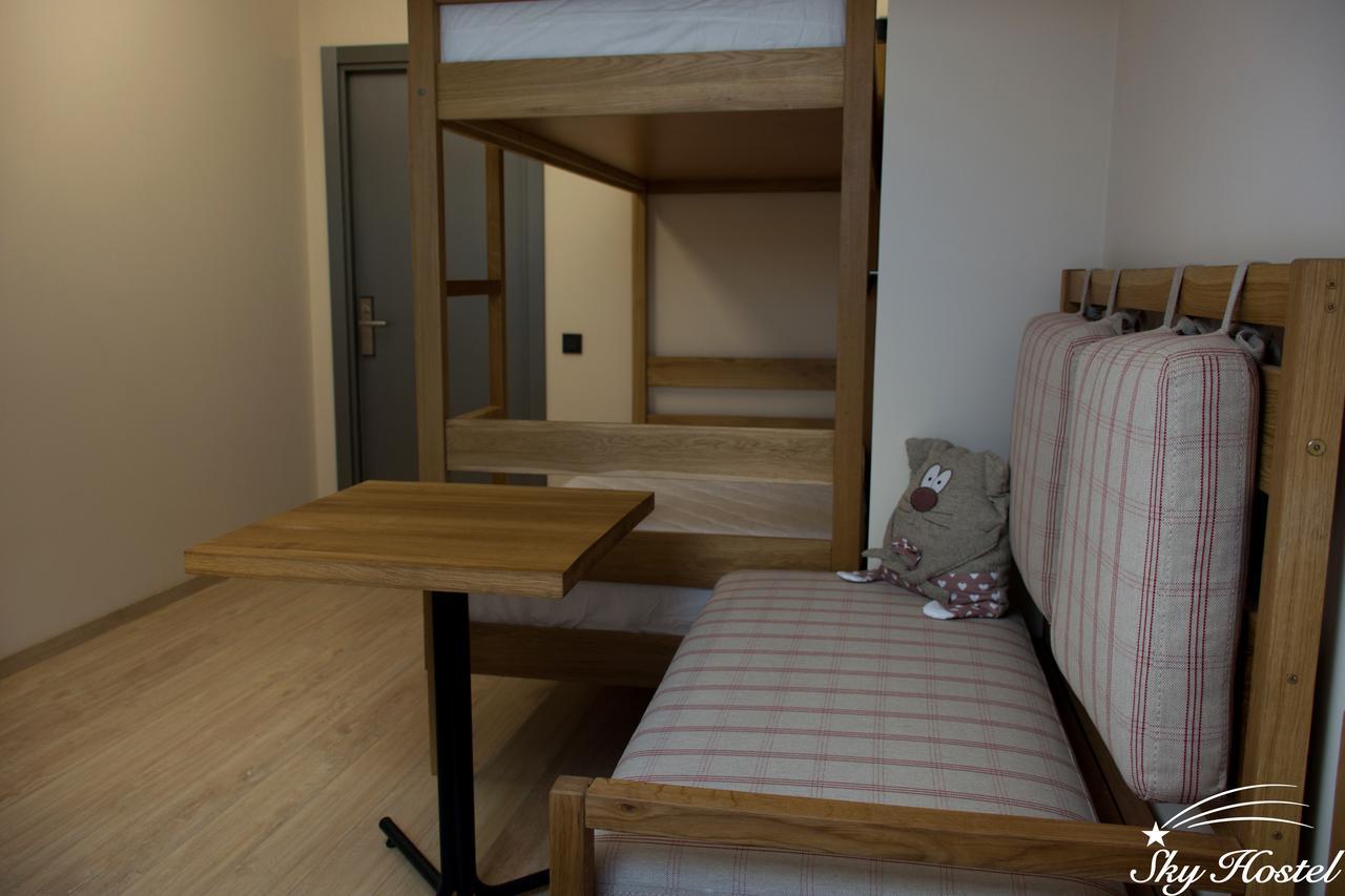 Sky Hostel Киев Екстериор снимка