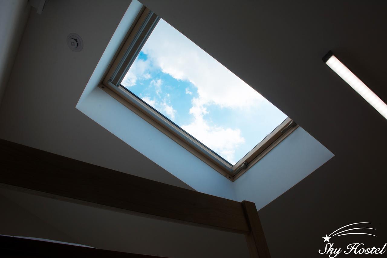Sky Hostel Киев Екстериор снимка