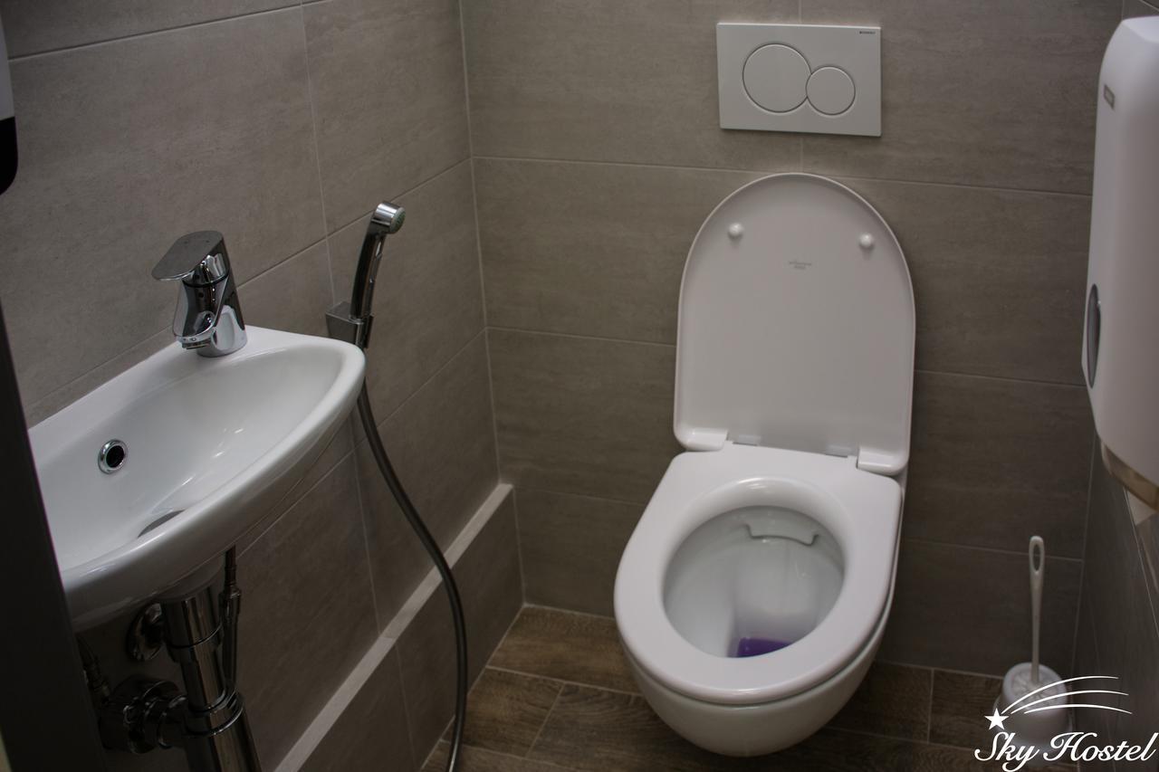 Sky Hostel Киев Екстериор снимка