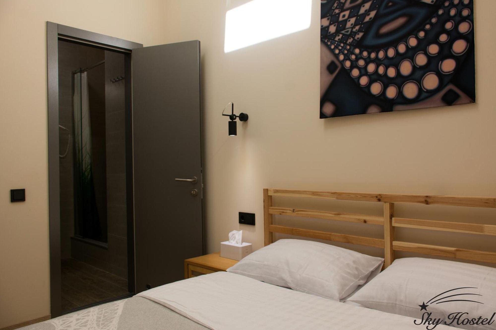 Sky Hostel Киев Екстериор снимка